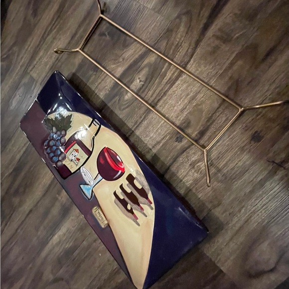 Hand painted Wine Connoisseur platter with stand new in box - Picture 5 of 6